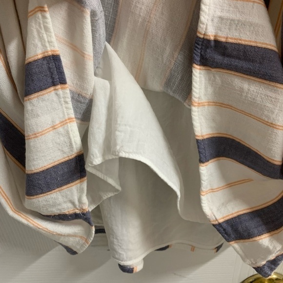 Medium Daniel Rainn smocked top lined - Picture 7 of 7